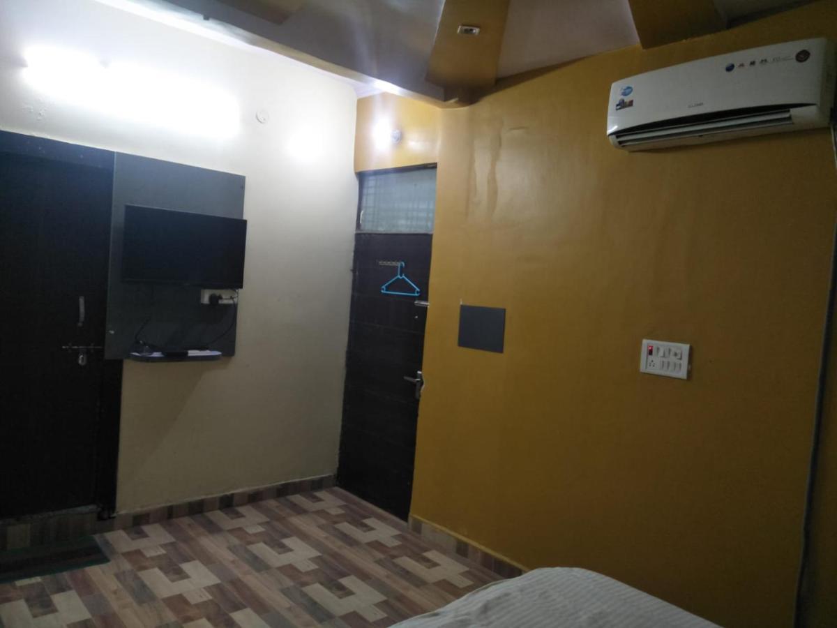 Hotel Shiv Mahima Inn By Wb Inn Prayagraj Exterior foto