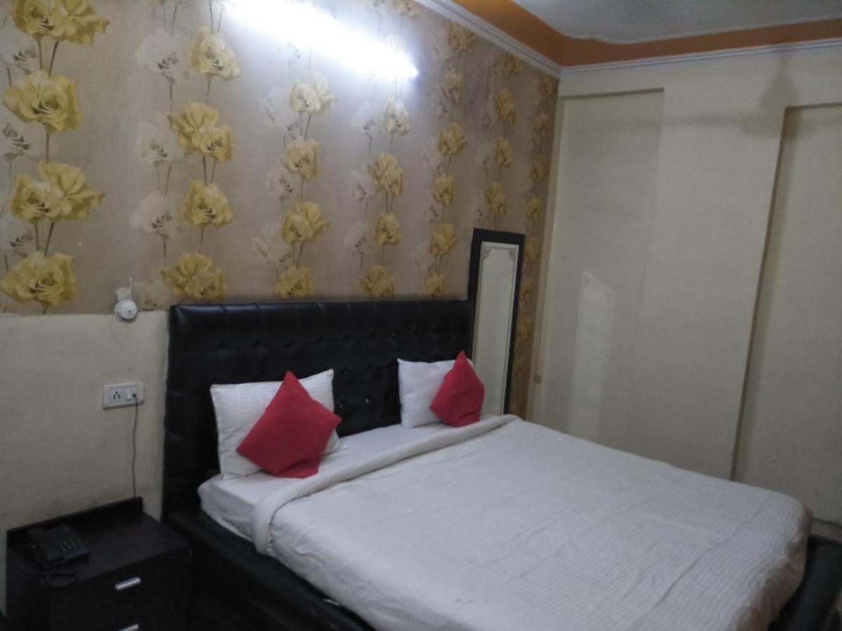 Hotel Shiv Mahima Inn By Wb Inn Prayagraj Exterior foto